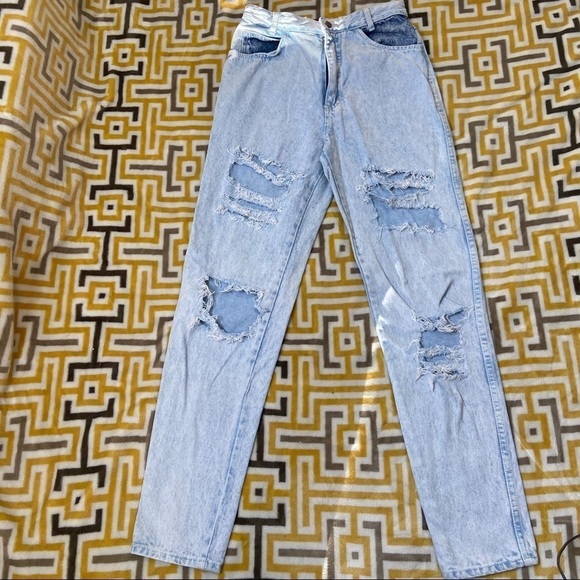VTG Vintage Light Wash Jeans 24 Distressed - Picture 1 of 7